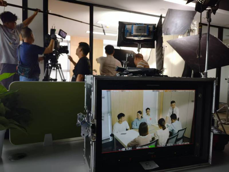 陈仓区TVC拍摄公司：科技产品视觉化大师，诠释未来感与功能美学